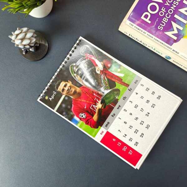 Cristiano Ronaldo Desk Calendar (6 x 9 inches) - Image 4