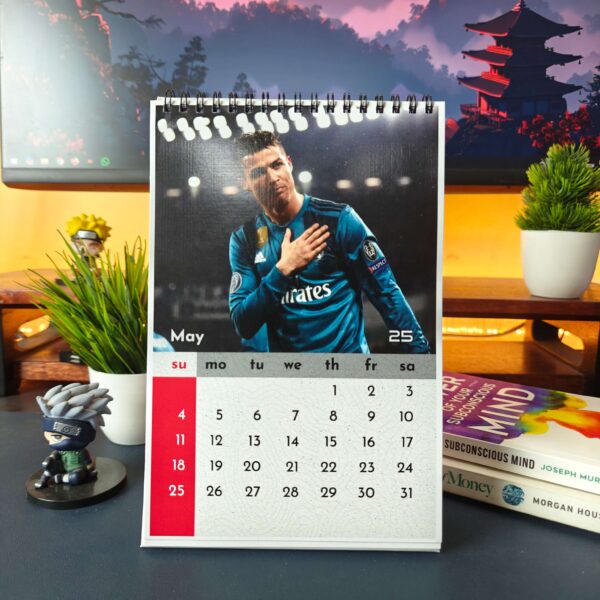 Cristiano Ronaldo Desk Calendar (6 x 9 inches) - Image 5