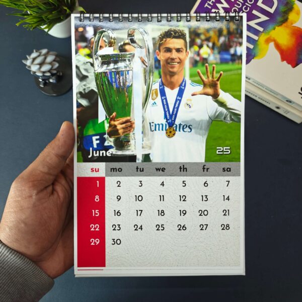 Cristiano Ronaldo Desk Calendar (6 x 9 inches) - Image 3