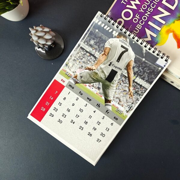 Cristiano Ronaldo Desk Calendar (6 x 9 inches) - Image 6